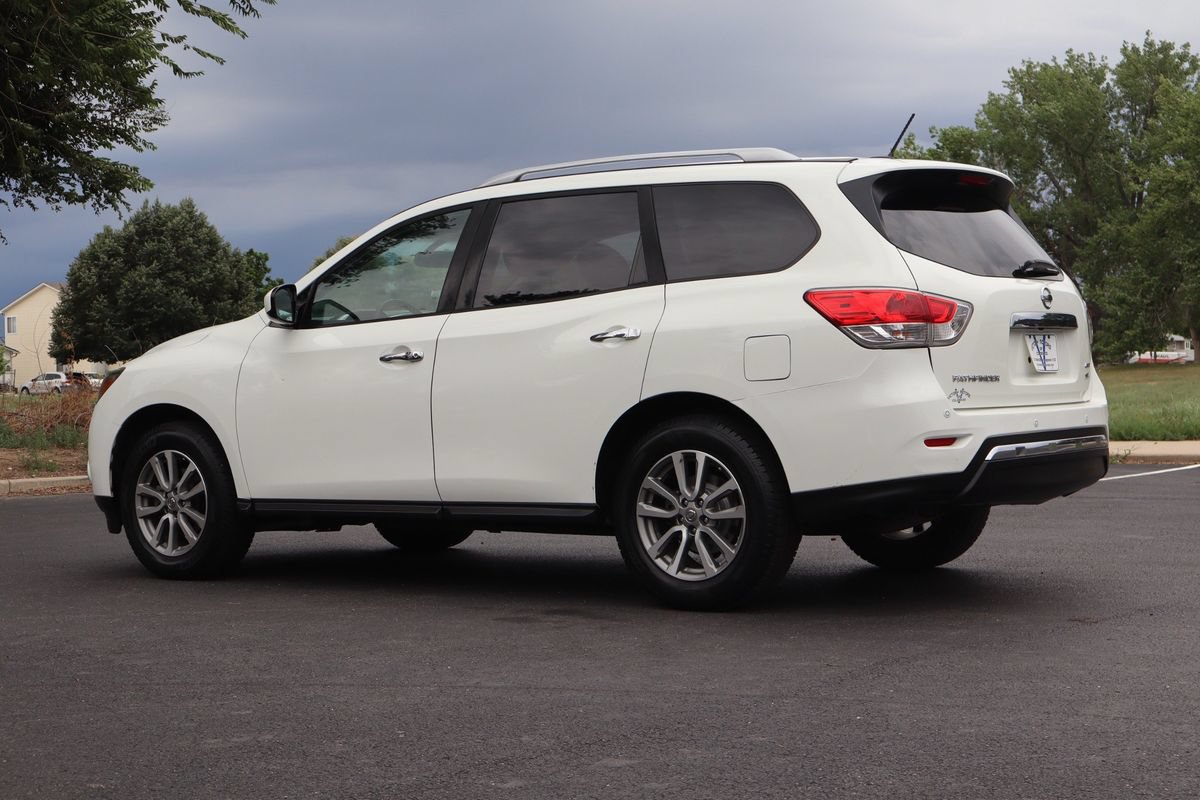 Used 2016 Nissan Pathfinder SV AWD/4WD image 7