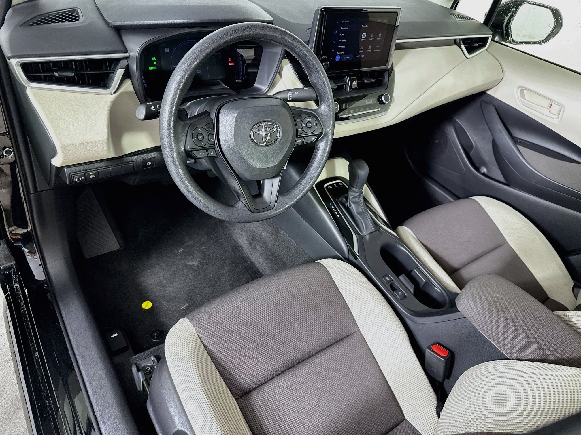 Used 2026 Toyota Corolla LE FWD image 8