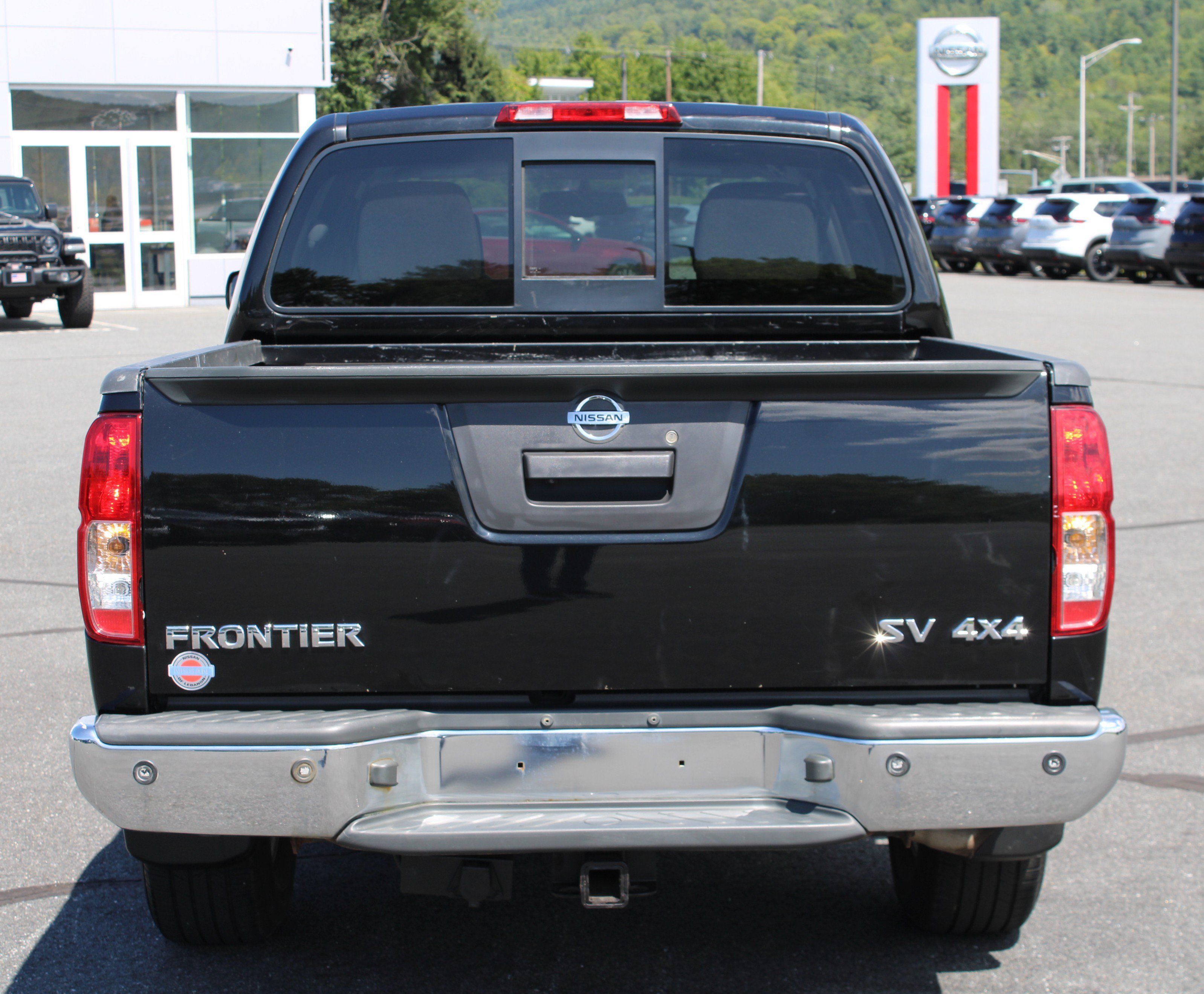 Used 2017 Nissan Frontier SV w/ SV Value Truck Package AWD/4WD image 15
