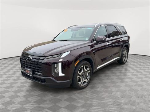 Used 2023 Hyundai Palisade SEL w/ Premium Package image 3