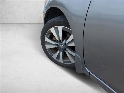 Used 2016 Nissan Sentra SL image 10