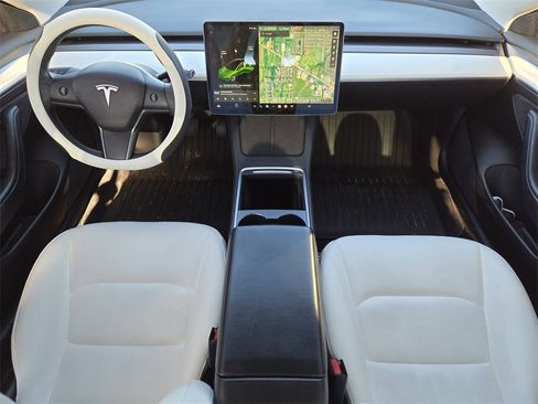 Used 2021 Tesla Model 3 Standard Range Plus image 21