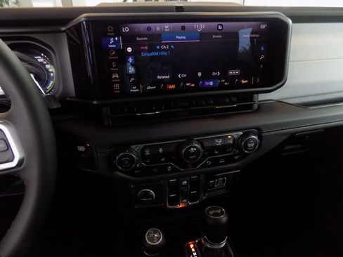 Certified 2025 Jeep Wrangler Unlimited Sahara w/ Safety Group AWD/4WD image 14