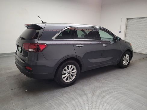 Used 2019 Kia Sorento LX image 10