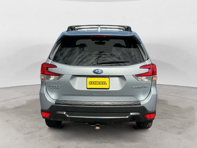 Used 2021 Subaru Forester Premium AWD/4WD image 6