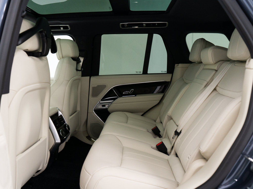 Used 2026 Land Rover Range Rover SE AWD/4WD image 24