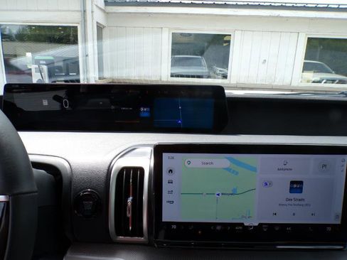 Used 2025 Ford Expedition Max Active AWD/4WD image 13