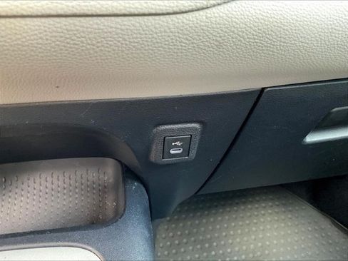Used 2023 Toyota Corolla LE FWD image 23