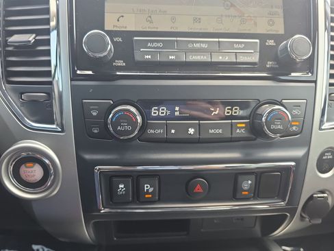 Used 2020 Nissan Titan SV w/ SV Convenience Package RWD image 23