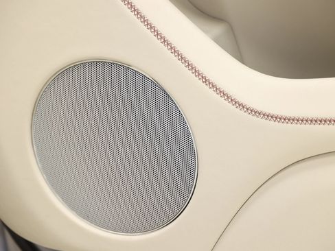 Used 2020 Bentley Bentayga Plug-In Hybrid image 87