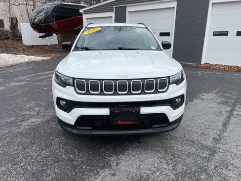 Used 2022 Jeep Compass Latitude image 1