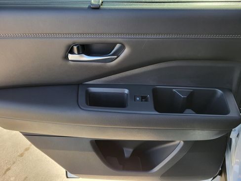 New 2026 Nissan Pathfinder Platinum image 17