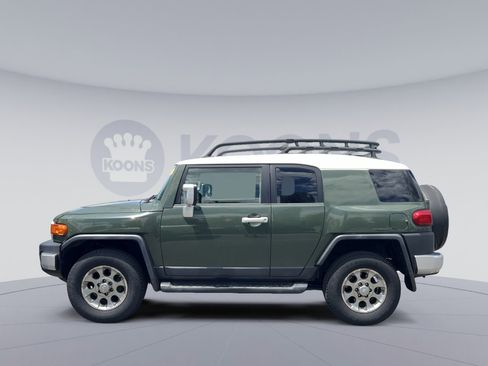 Used 2012 Toyota FJ Cruiser 4WD w/ Upgrade Pkg image 2