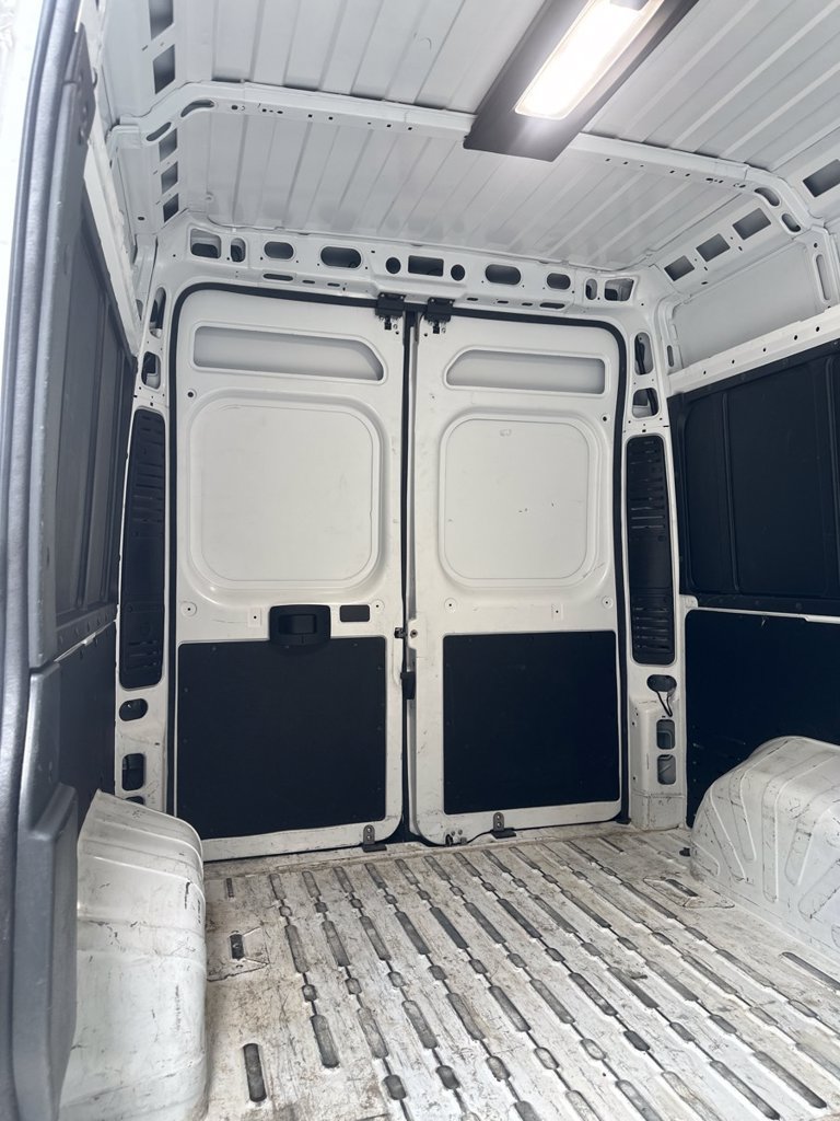 Used 2025 RAM ProMaster 2500 w/ Convenience Group FWD image 24