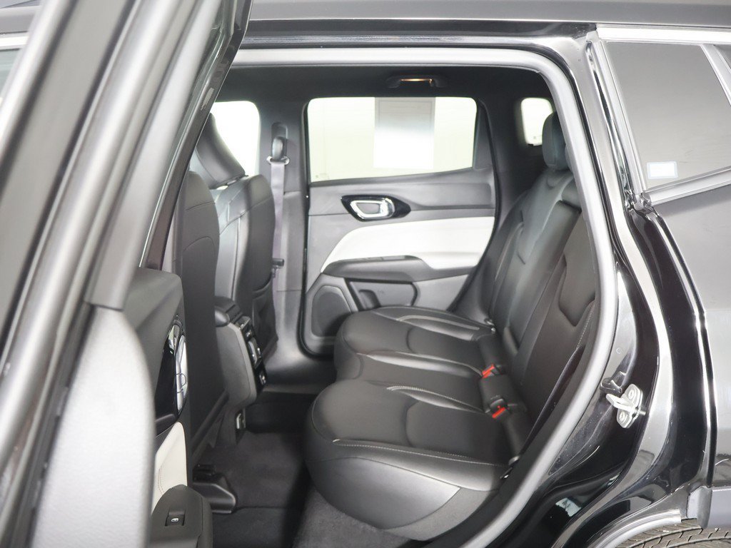 Used 2026 Jeep Compass Limited AWD/4WD image 33