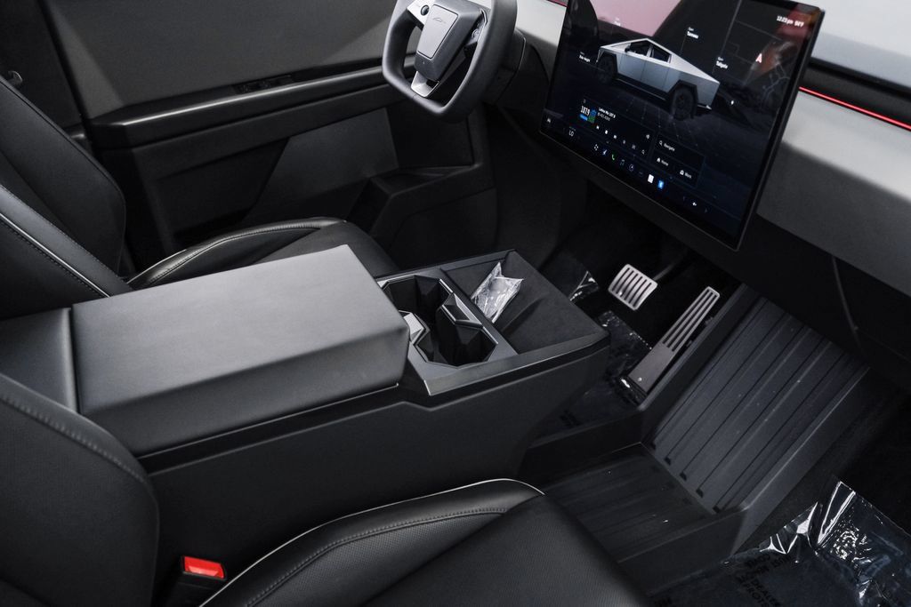 Used 2024 Tesla Cybertruck AWD Crew Cab image 20