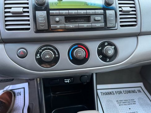 Used 2004 Toyota Camry LE image 23