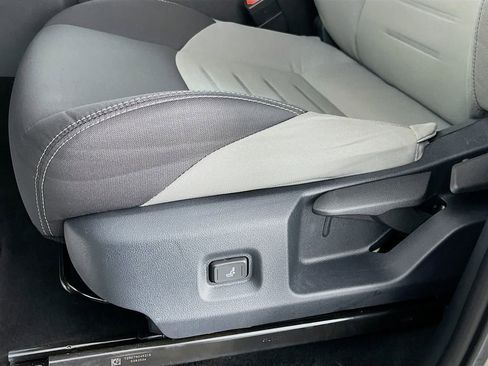 Used 2025 Toyota Tacoma TRD Sport image 26