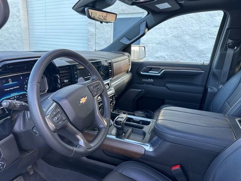 Used 2023 Chevrolet Silverado 1500 High Country w/ High Country Premium Package image 15