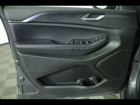 Used 2024 Jeep Grand Cherokee Laredo X w/ Luxury Tech Group I image 20