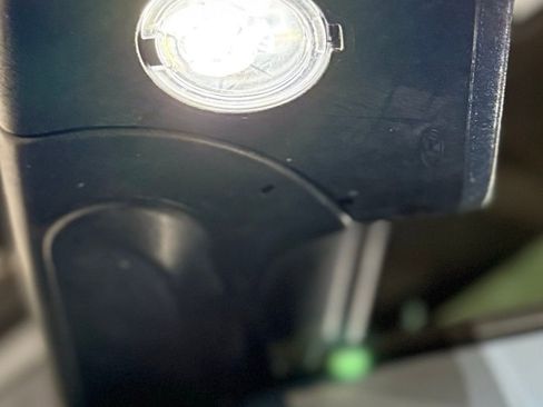 Used 2025 Ford Explorer Active w/ Active Comfort Package image 19