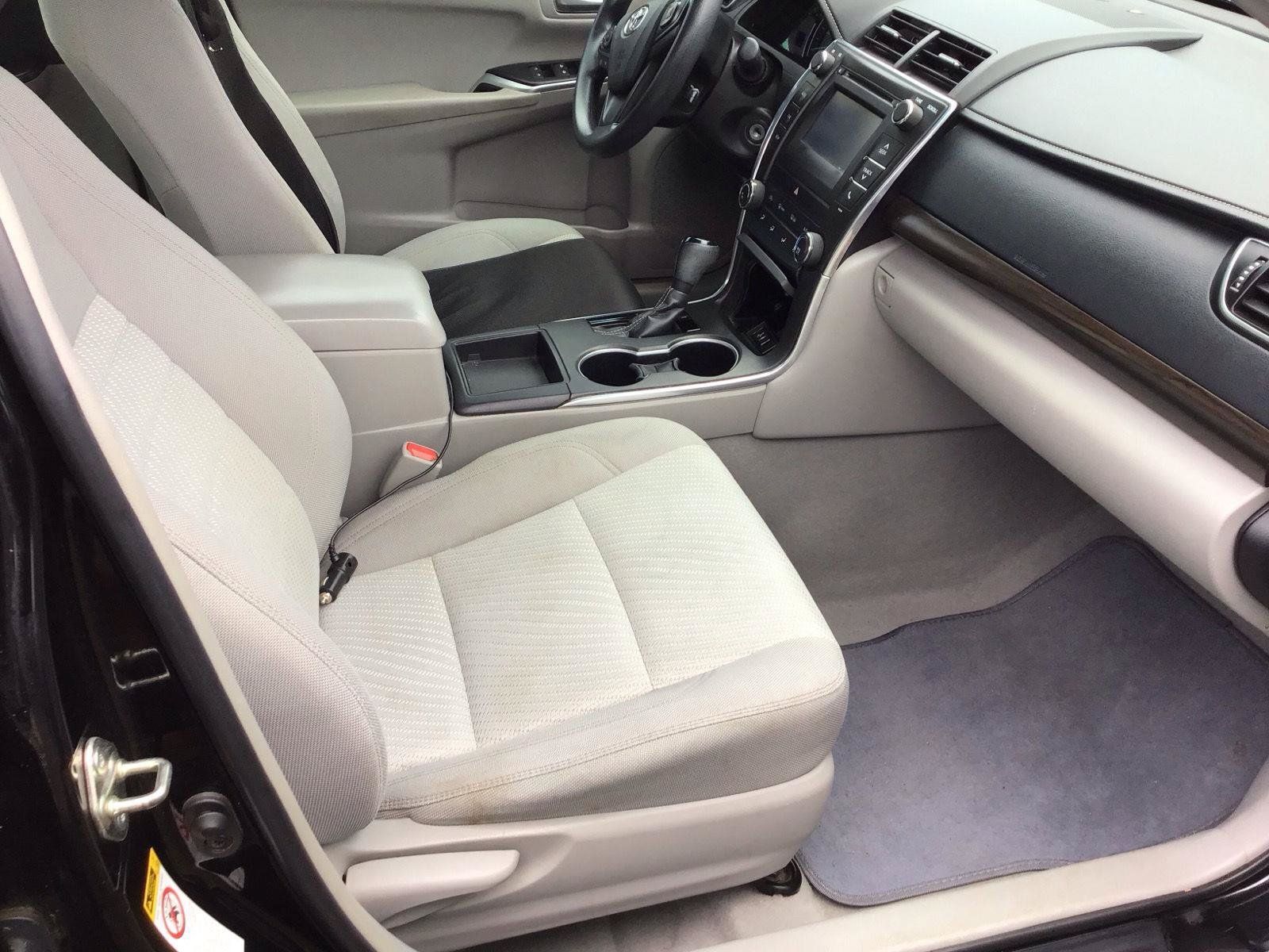 Used 2015 Toyota Camry LE FWD image 7