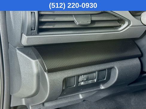 Used 2025 Subaru Crosstrek 2.0i Premium image 11