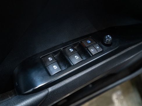 Certified 2020 Toyota Camry SE image 20