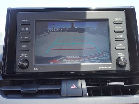 Used 2021 Toyota RAV4 XLE FWD image 16