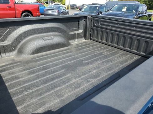 Used 2024 RAM 2500 Tradesman w/ Chrome Appearance Group AWD/4WD image 10