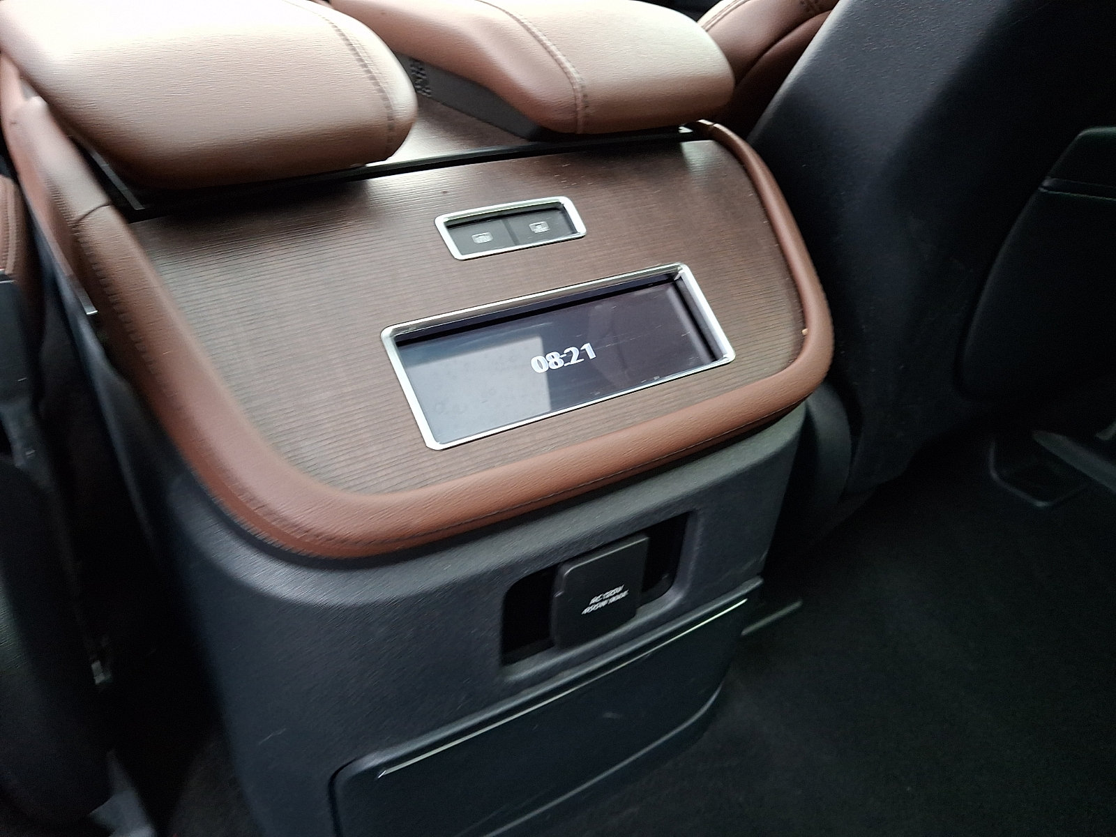 Used 2025 Lincoln Navigator Reserve AWD/4WD image 12