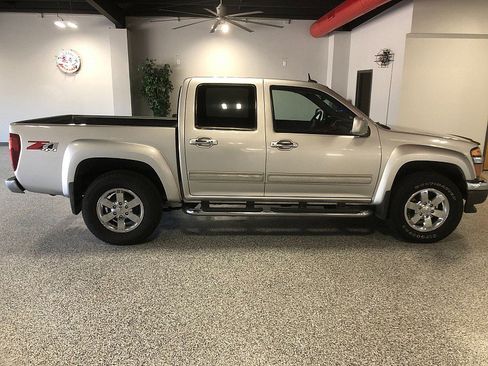 Used 2011 Chevrolet Colorado LT AWD/4WD image 6