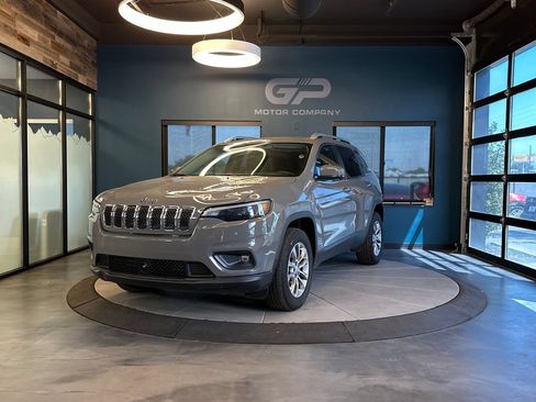 Used 2021 Jeep Cherokee Latitude Lux w/ Sun & Sound Group AWD/4WD image 7