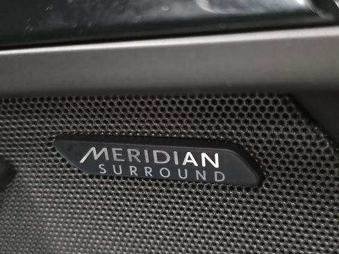 Used 2016 Jaguar F-TYPE R image 27