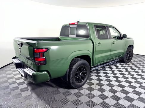 Used 2022 Nissan Frontier SV AWD/4WD image 9
