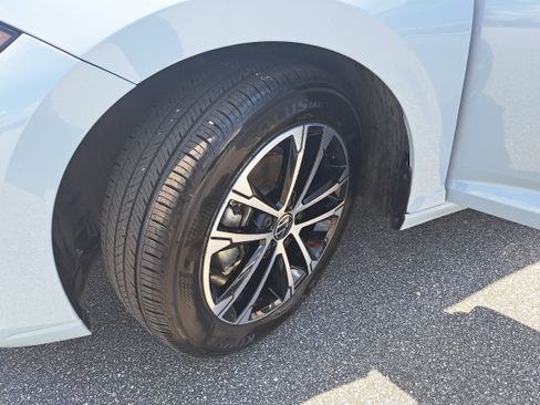 Certified 2025 Volkswagen Jetta Sport FWD image 32
