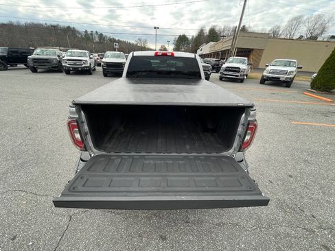 Used 2018 GMC Sierra 1500 SLT w/ SLT Premium Package image 20