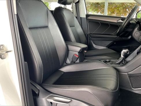 Used 2022 Volkswagen Tiguan SE AWD/4WD image 23