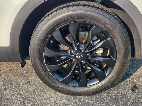 Used 2020 Kia Sorento EX FWD image 8