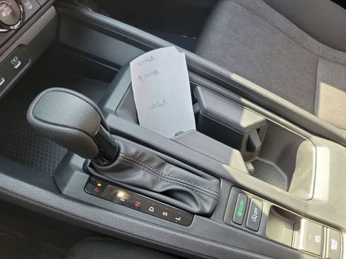 Certified 2025 Honda Accord LX image 29