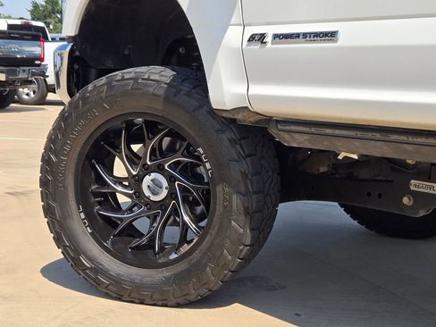 Used 2021 Ford F250 Lariat w/ Lariat Ultimate Package AWD/4WD image 30