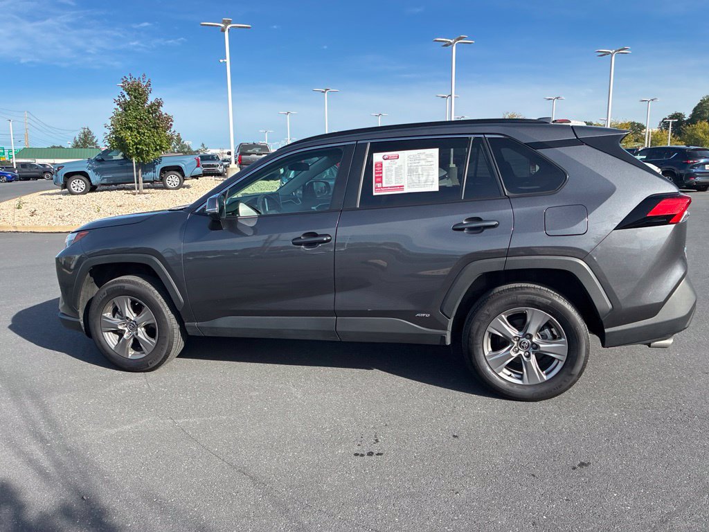 Used 2025 Toyota RAV4 XLE AWD/4WD image 13