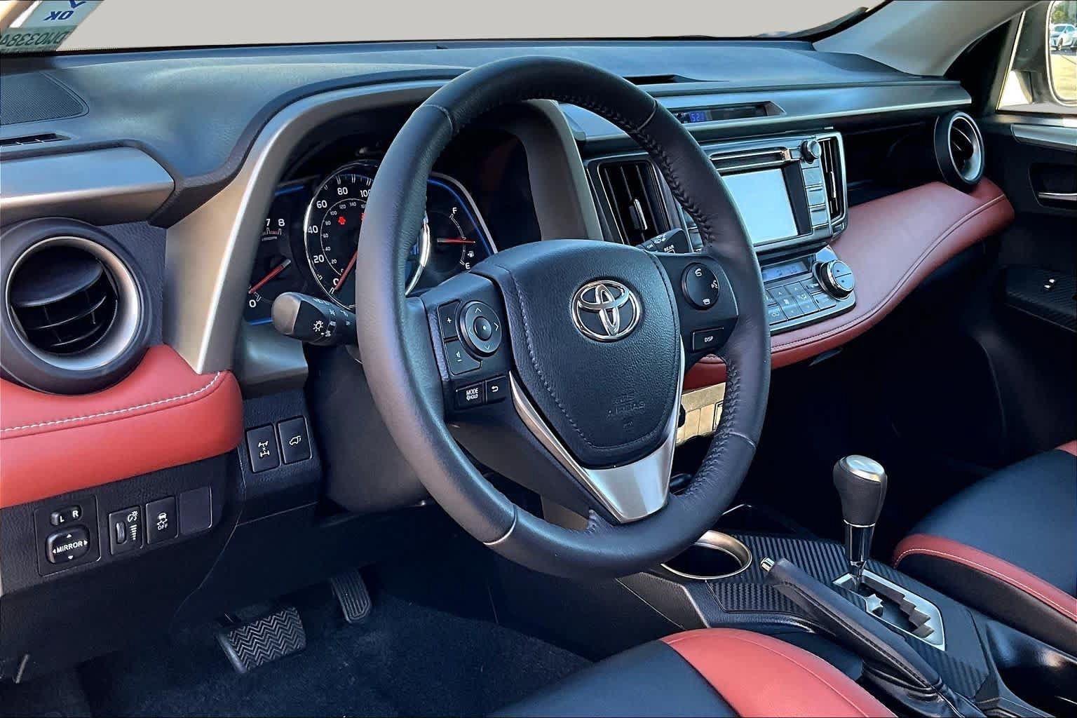 Used 2013 Toyota RAV4 Limited AWD/4WD image 16