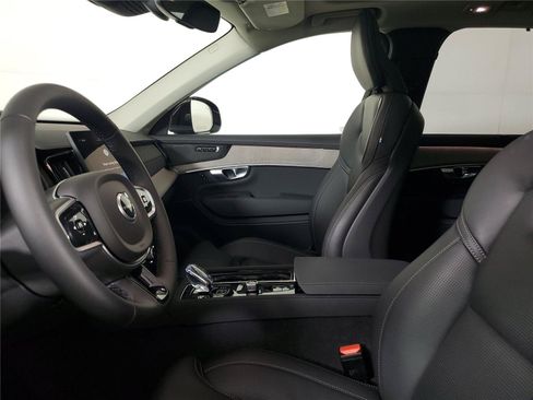 Certified 2026 Volvo XC90 B6 Ultra AWD/4WD image 19