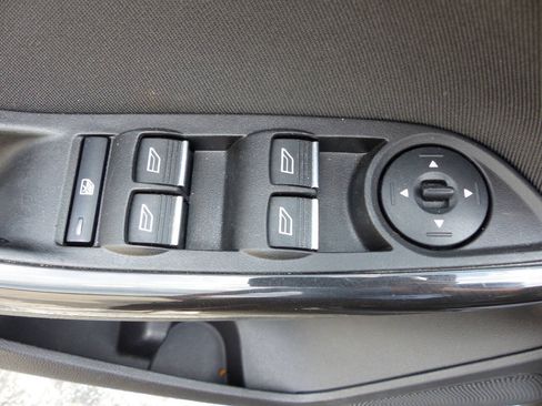 Used 2018 Ford Focus Titanium w/ Titanium Technology Package FWD image 22