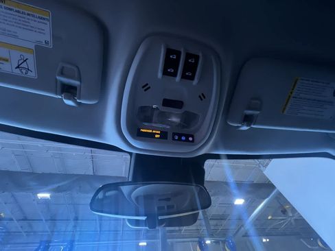 Used 2024 Chevrolet Trax ACTIV w/ Sunroof Package image 30