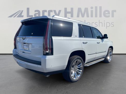 Used 2020 Cadillac Escalade Luxury w/ LPO, Radiant Package AWD/4WD image 5