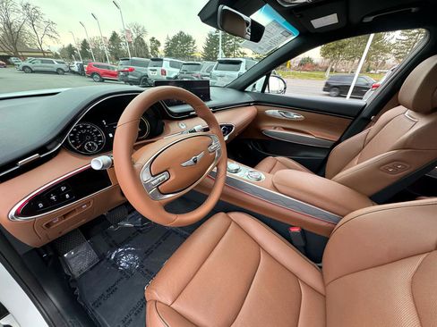 Used 2025 Genesis GV70 2.5T w/ Advanced Package image 3