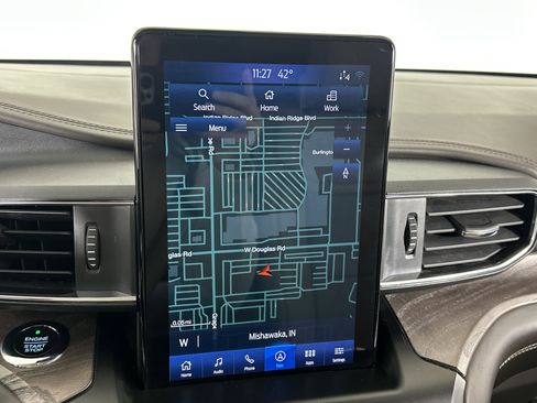 Used 2020 Ford Explorer Platinum w/ Premium Technology Package image 20