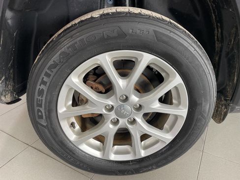 Used 2018 Jeep Cherokee Latitude Plus image 14